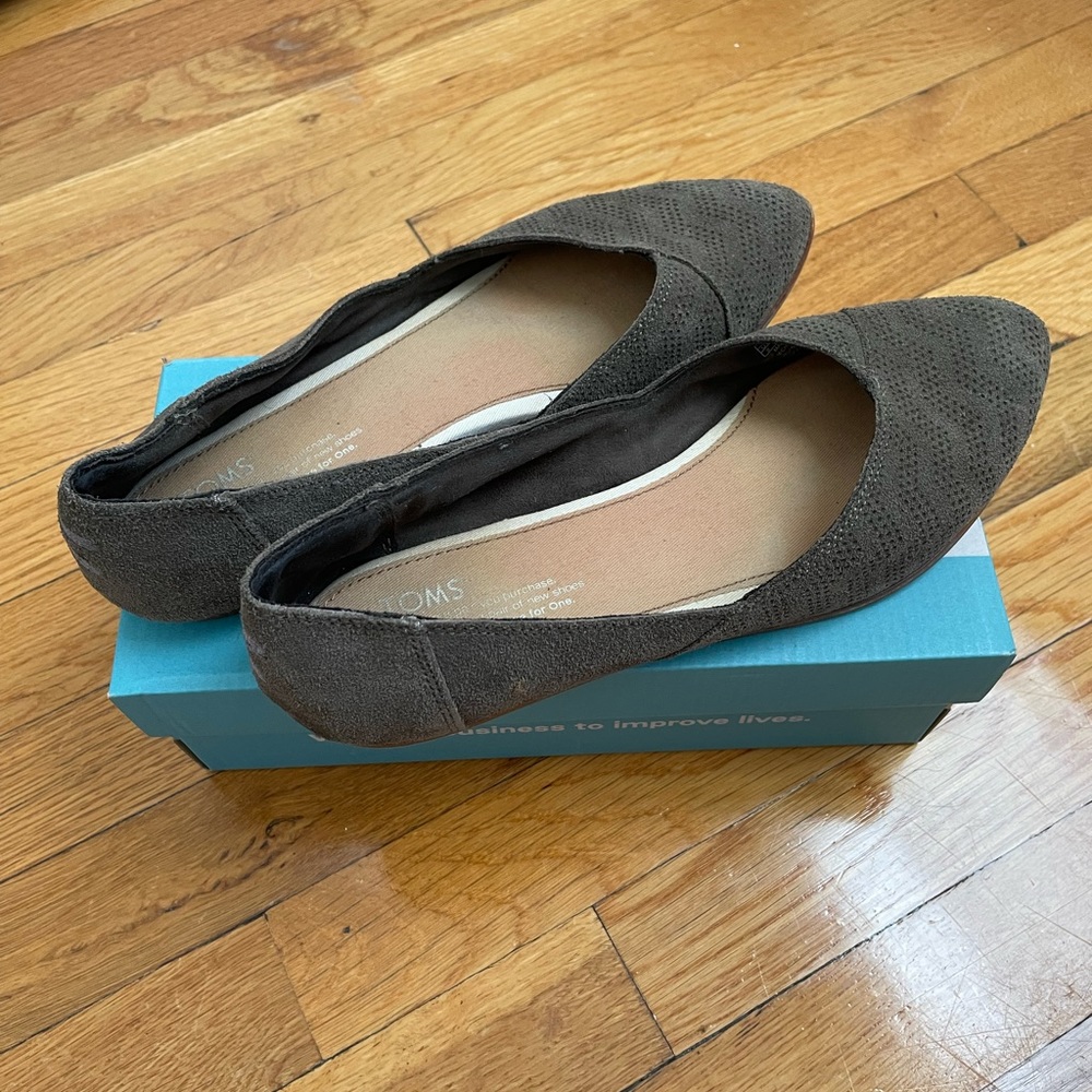 Toms flat shoes